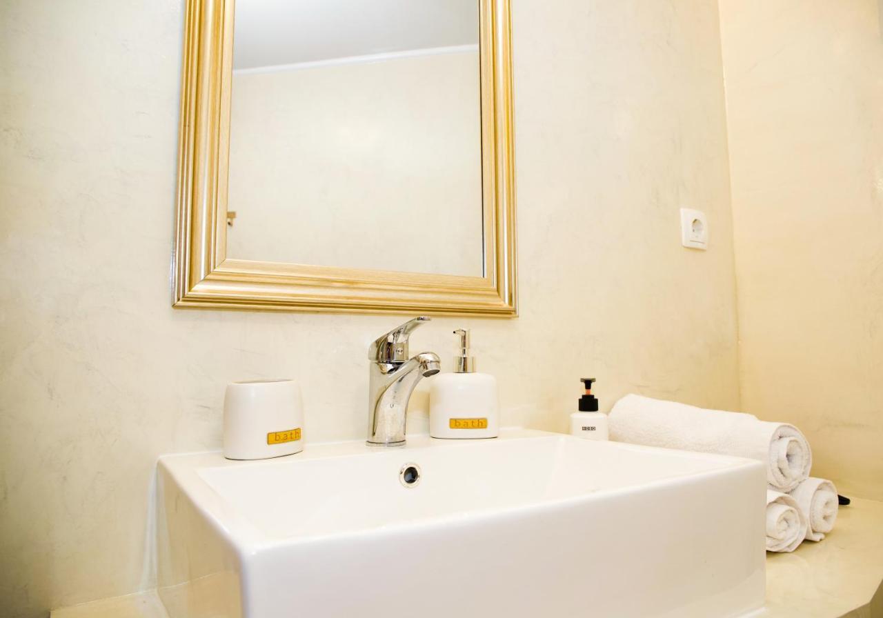 Praxitelis Luxury Apartments Atenas Exterior foto